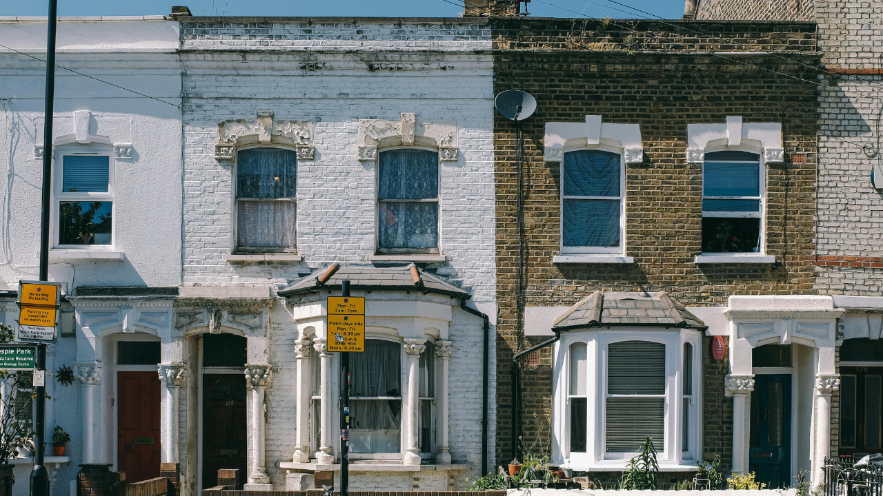 REALESTATELONDON.png